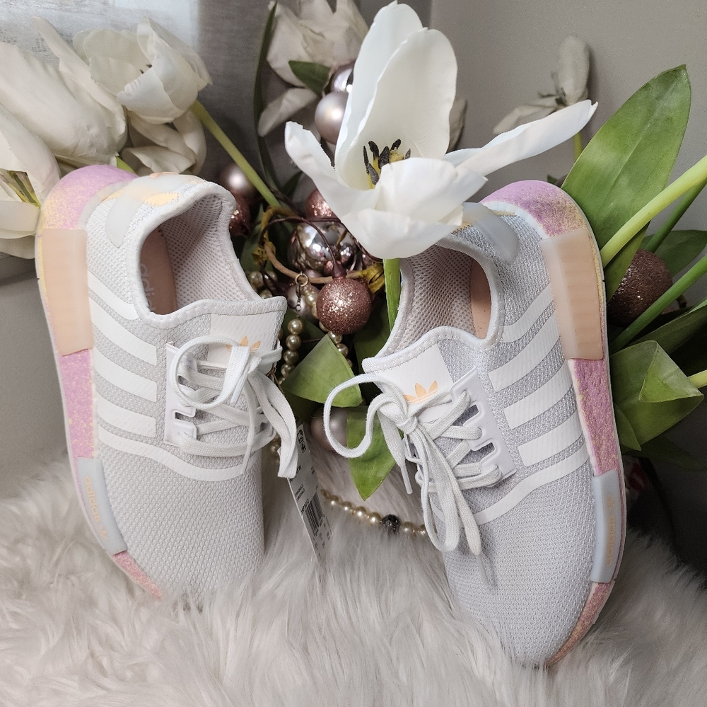 adidas NMD R1 Womens Shoes brand new - Picture 2 of 10